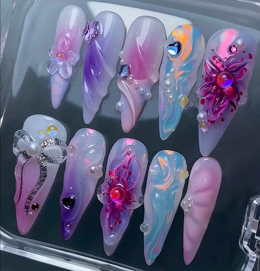 Holographic Fantasy 3D Press-On Nails / Dreamy Iridescent Nail Set