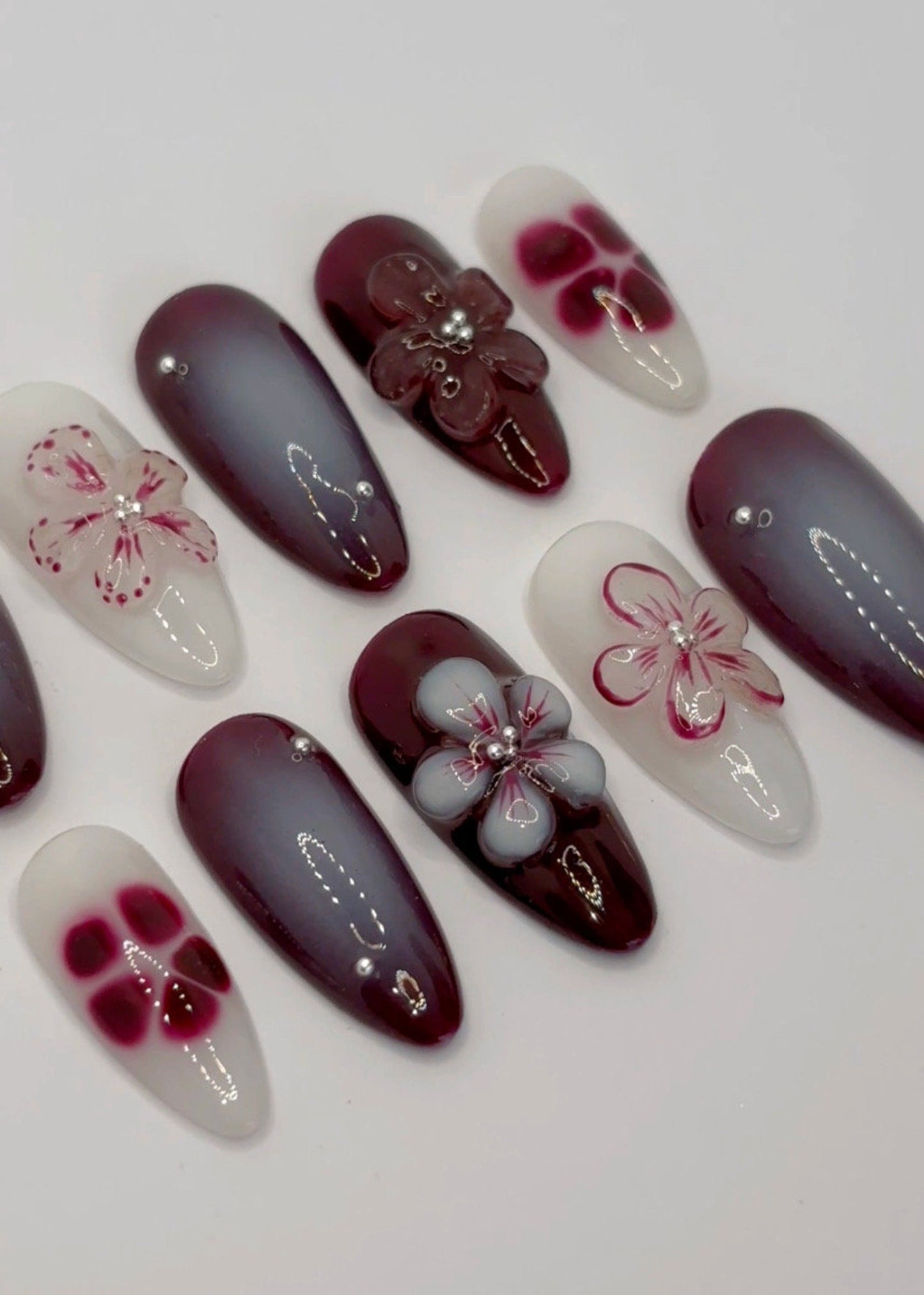 Elegant Bloom Press-On Nails / Burgundy Blossom Nail Set