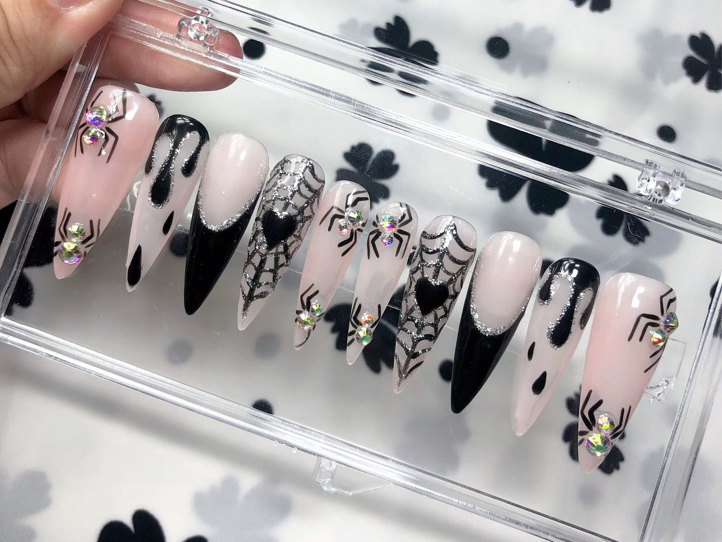 Gothic Spider 3D Press-On Nails / Halloween Black & Nude Nail Set