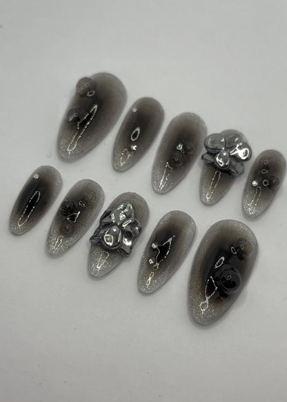 Black Chrome Elegance Press-On Nails / Metallic Noir Nail Set